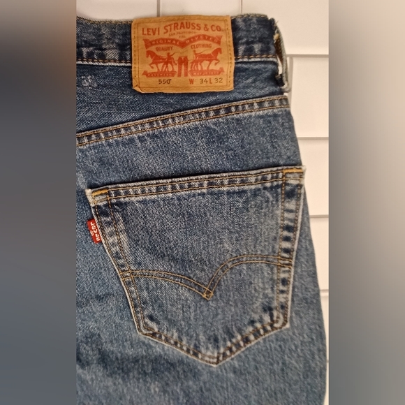 Levi’s 550 Men's Relaxed Fit Jeans Medium Wash Size 34X32 - Picture 6 of 6